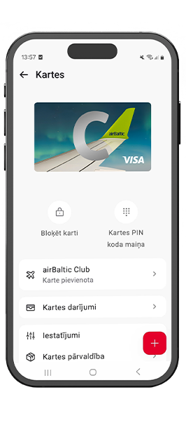 Экран смартфона с открытым мобильным приложением Citadele, отображающим раздел Карты с визуалом карты C smart и доступными функциями управления картами.