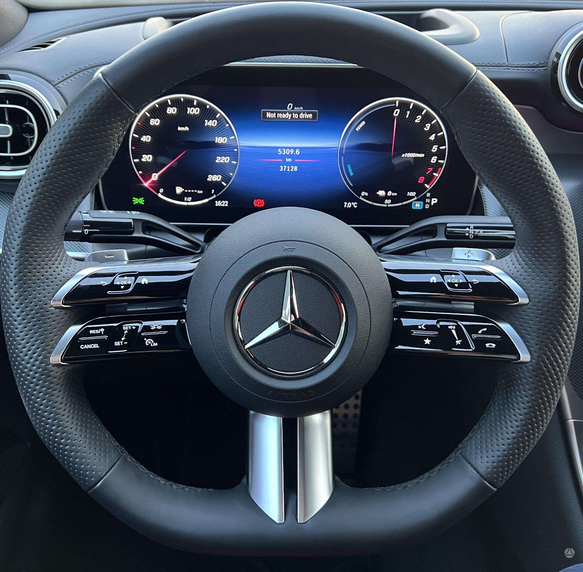 Легковой автомобиль: Mercedes-Benz GLC Coupe 400