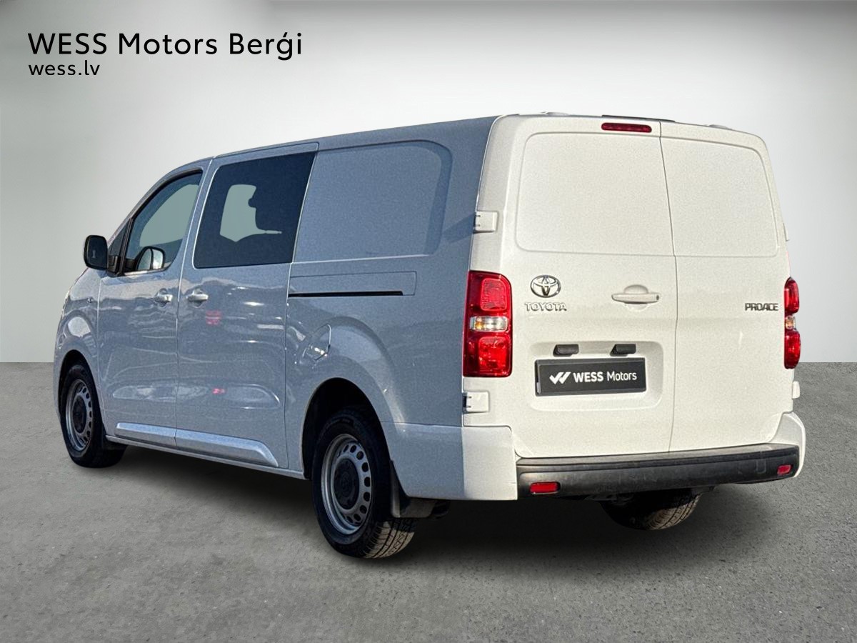Vieglā automašīna: Toyota Proace