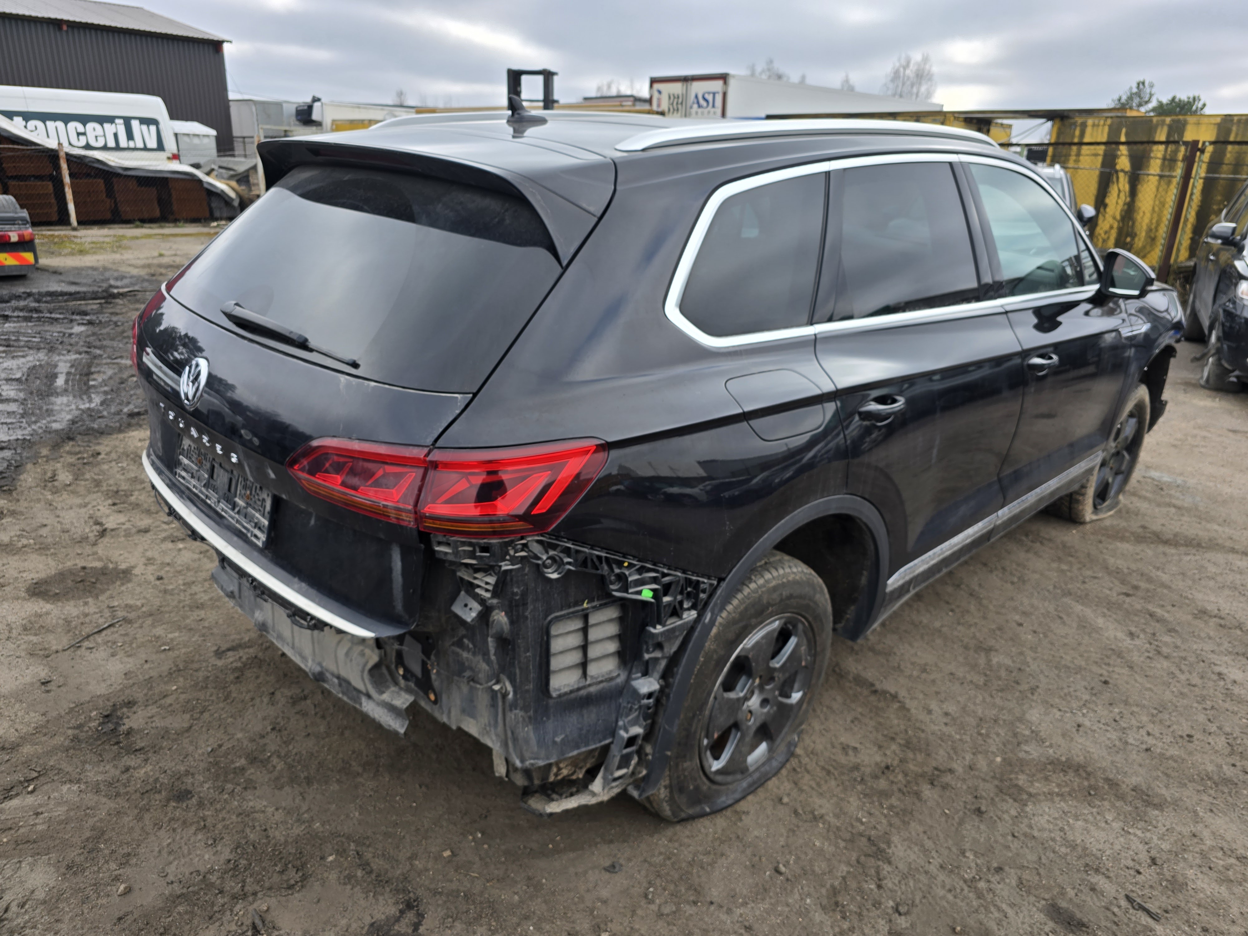 Vieglā automašīna: Volkswagen Touareg