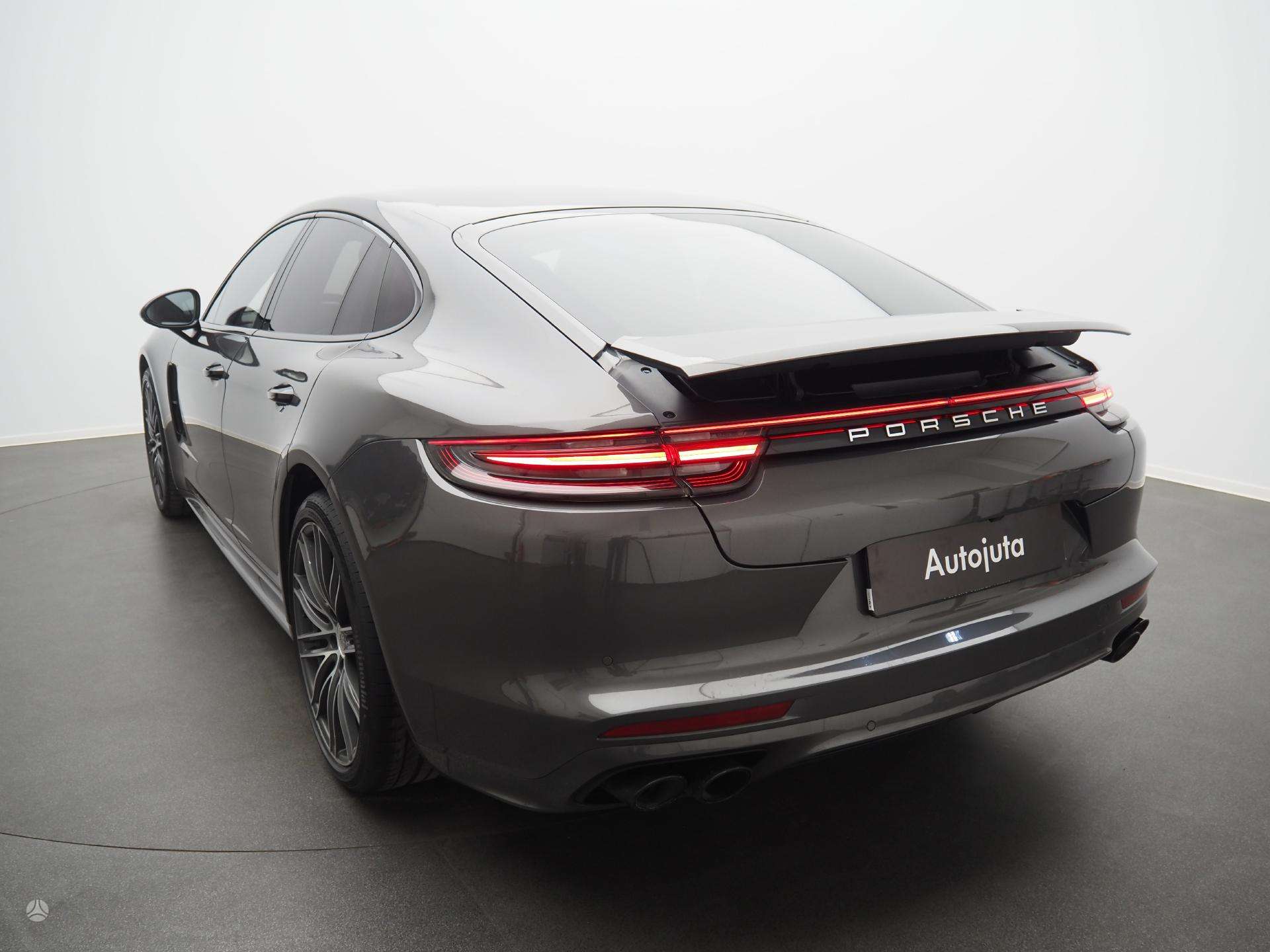 Vieglā automašīna: Porsche Panamera