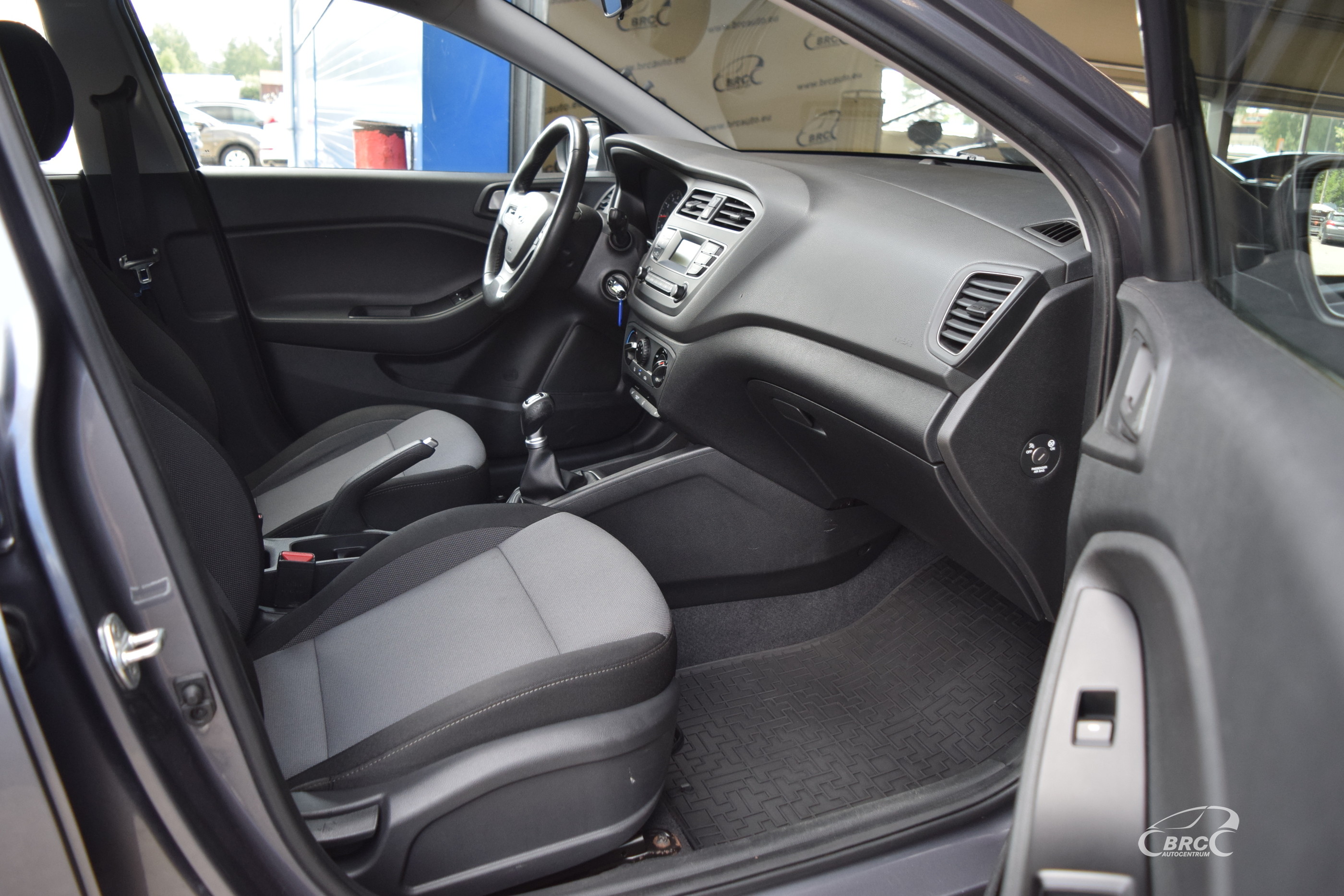 Легковой автомобиль: Hyundai I20