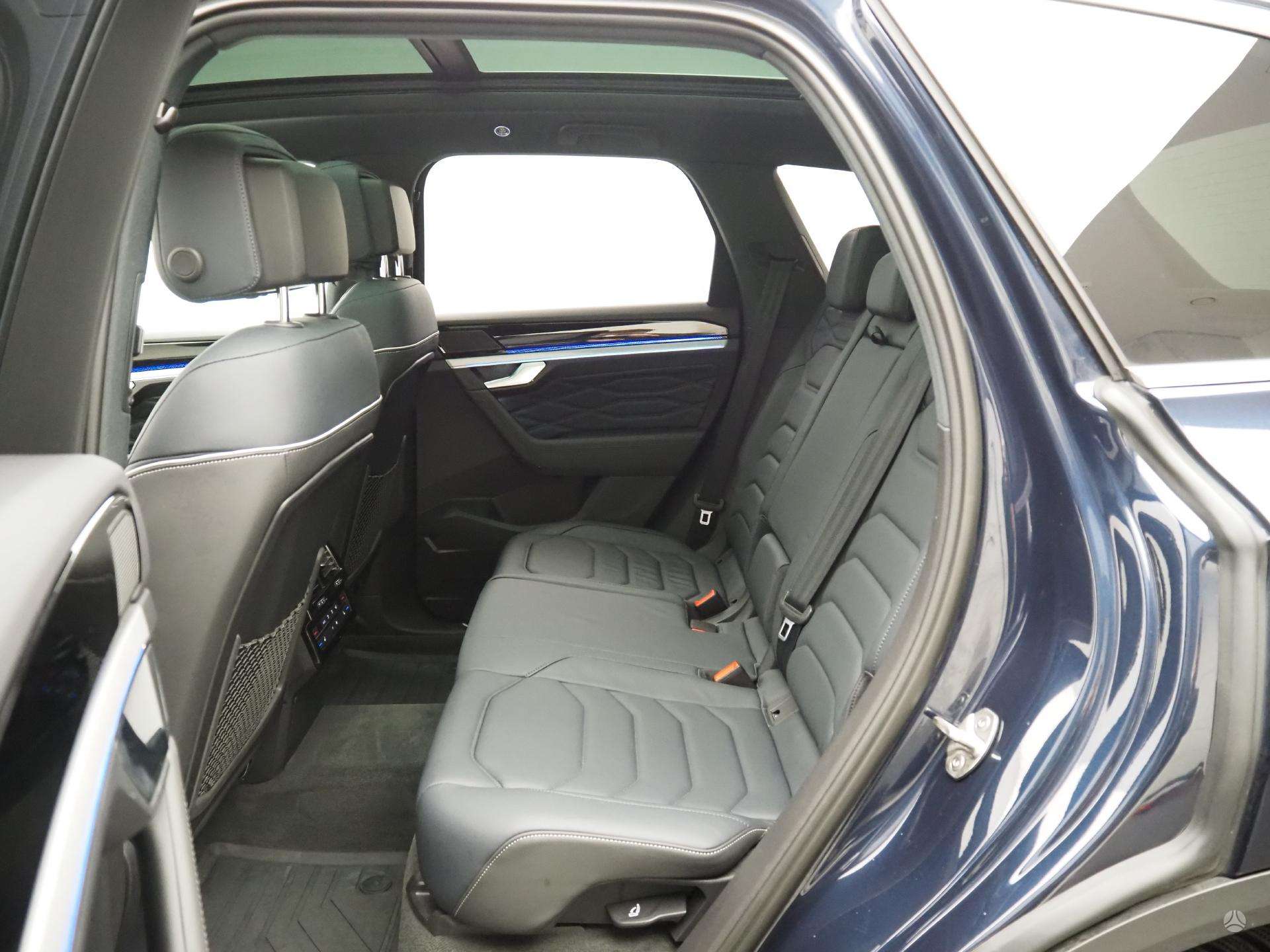 Vieglā automašīna: Volkswagen Touareg