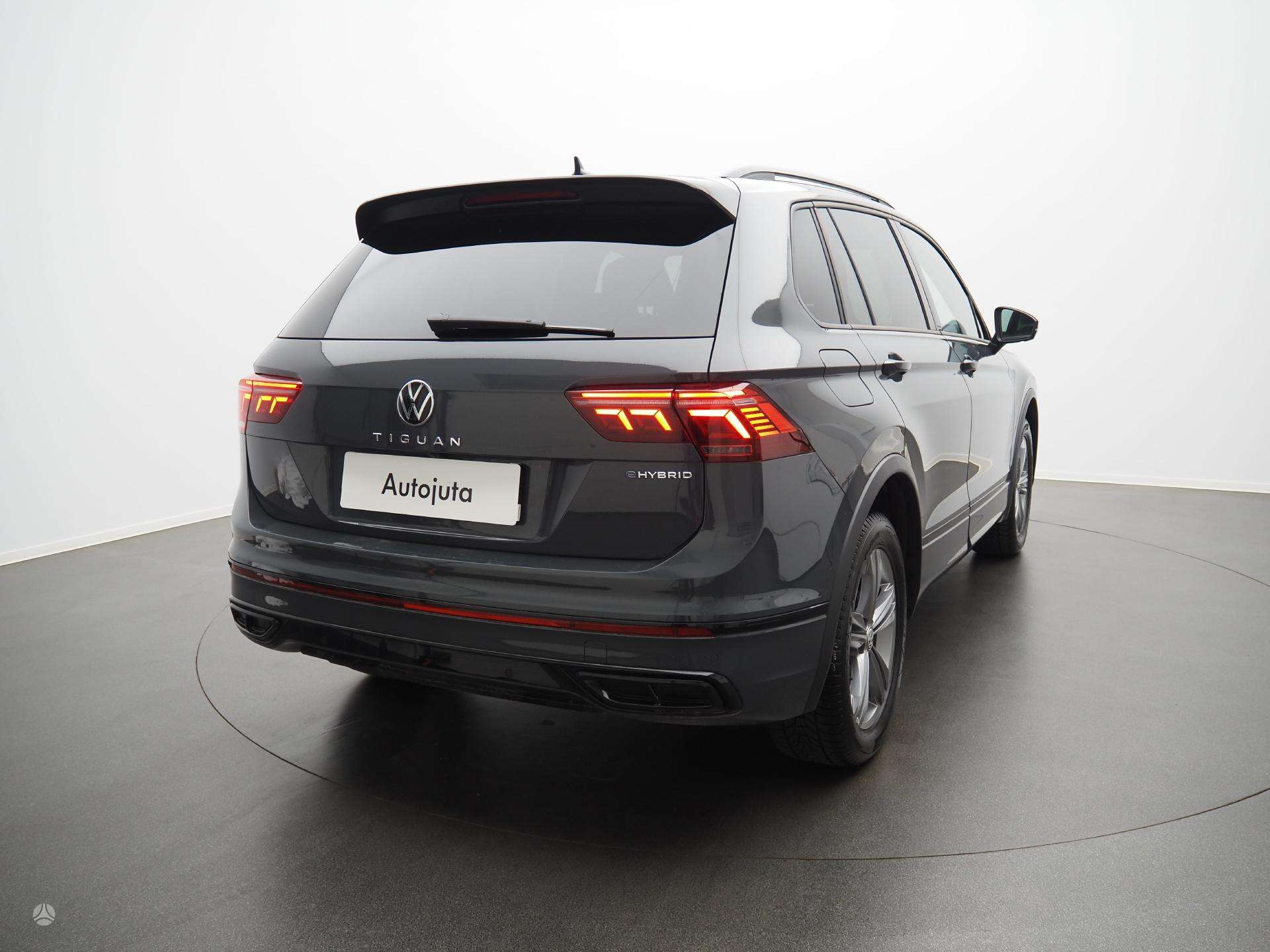 Легковой автомобиль: Volkswagen Tiguan