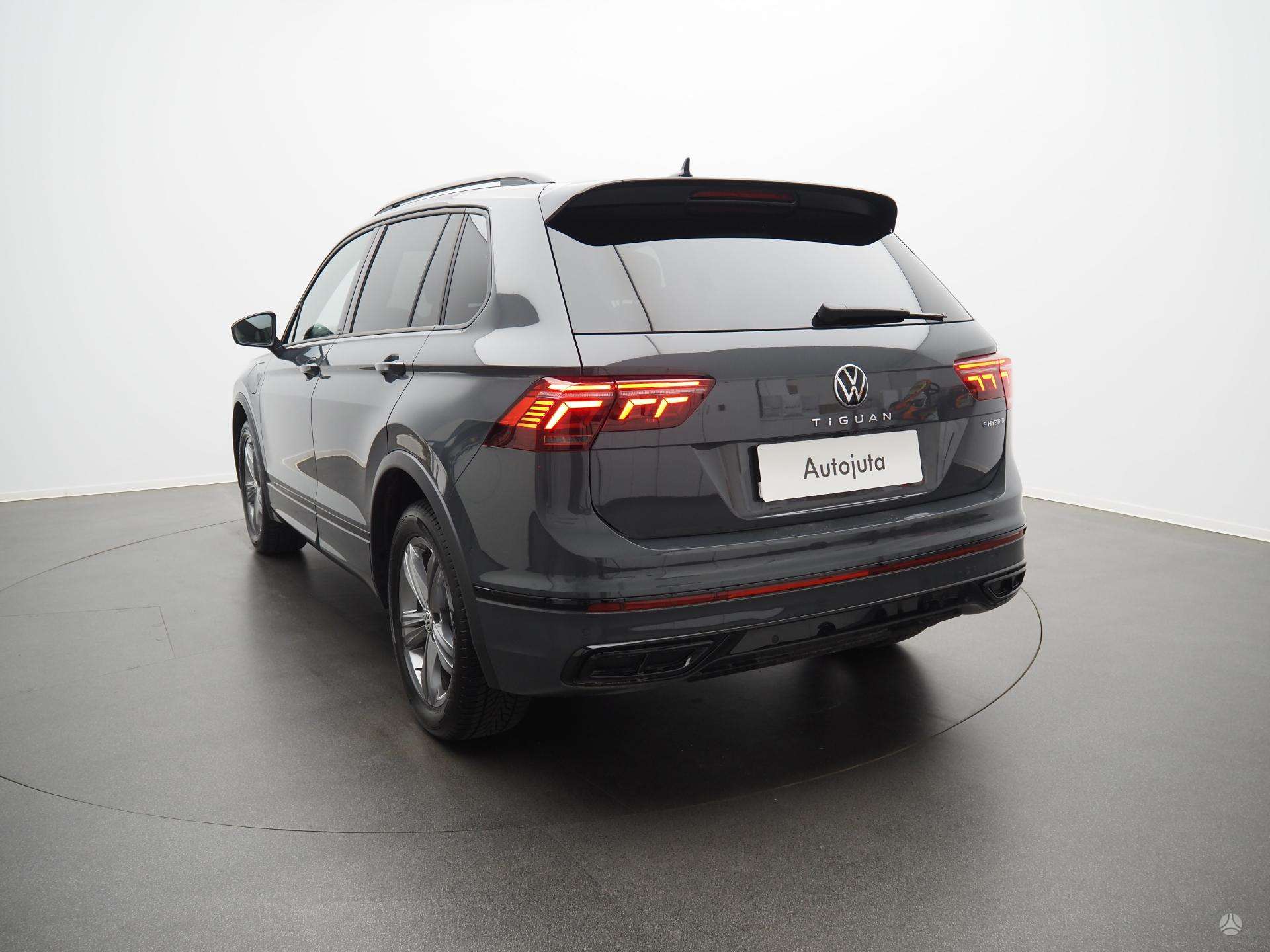 Легковой автомобиль: Volkswagen Tiguan