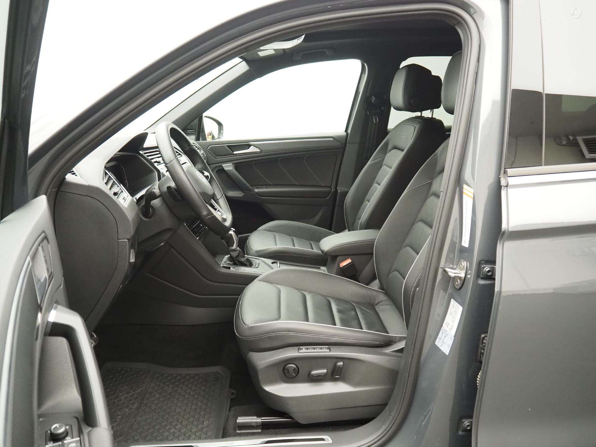 Легковой автомобиль: Volkswagen Tiguan