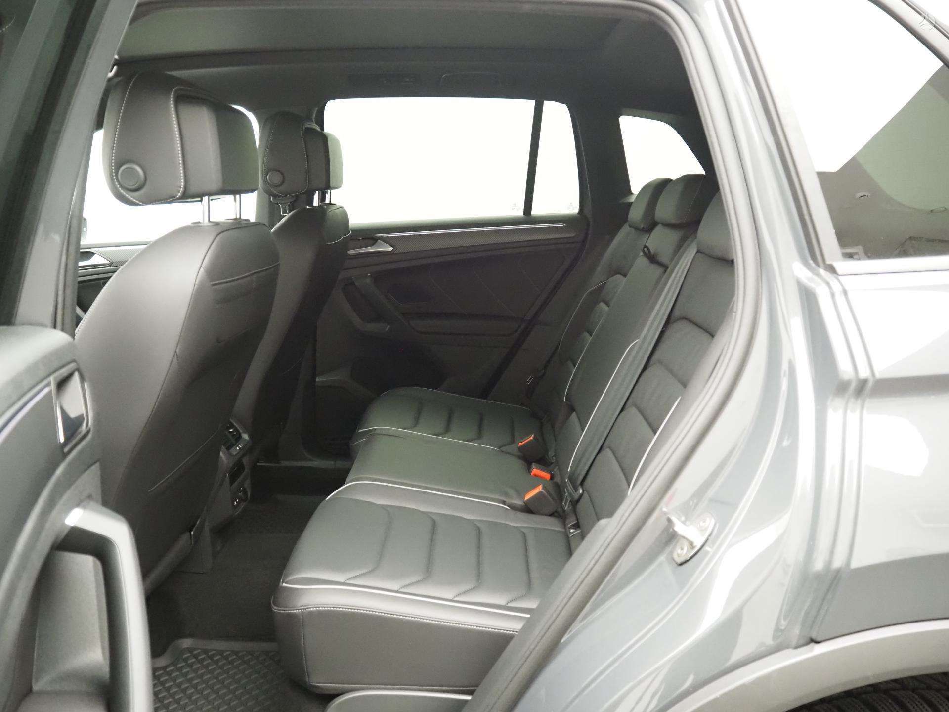 Легковой автомобиль: Volkswagen Tiguan