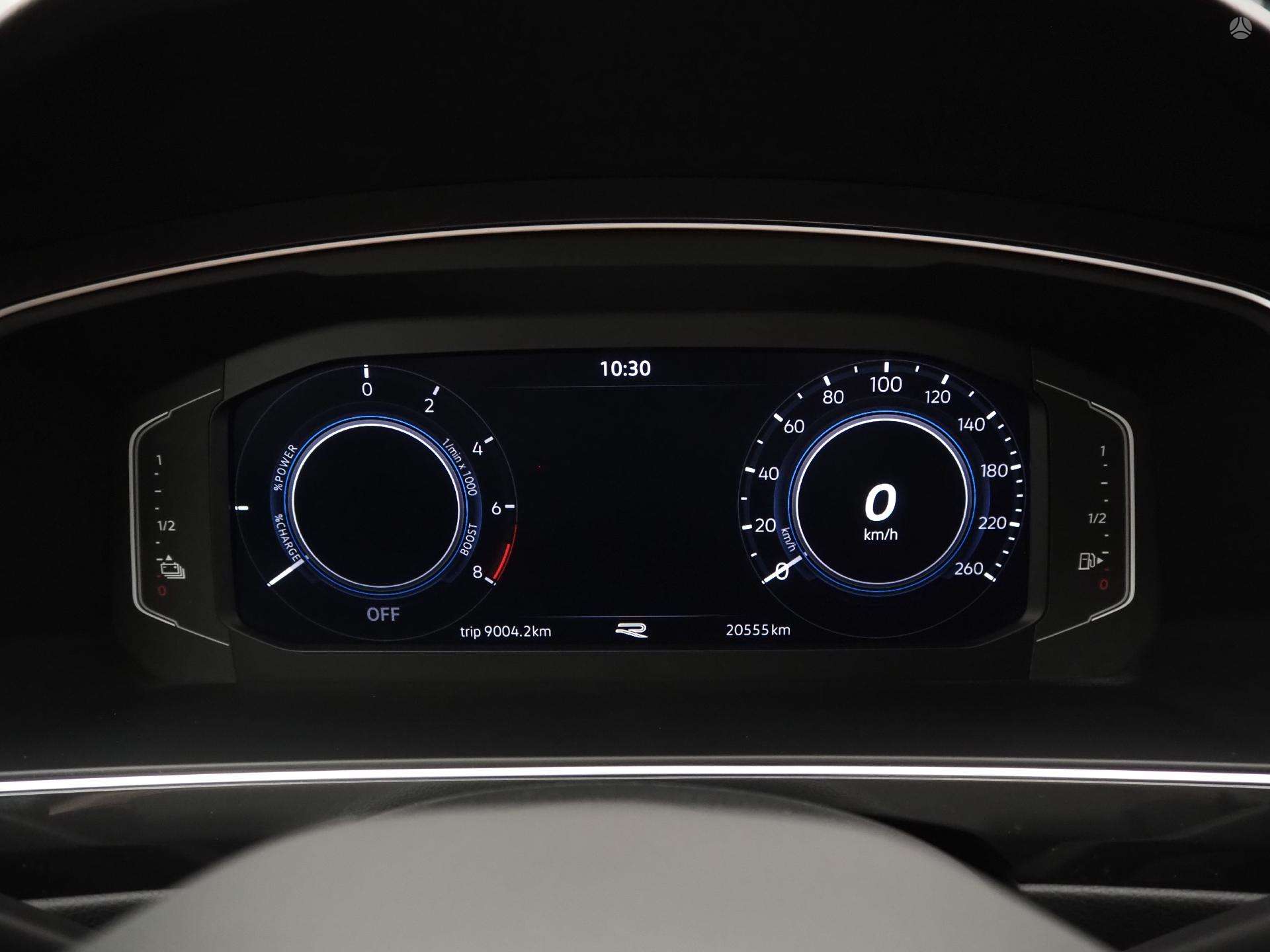 Легковой автомобиль: Volkswagen Tiguan