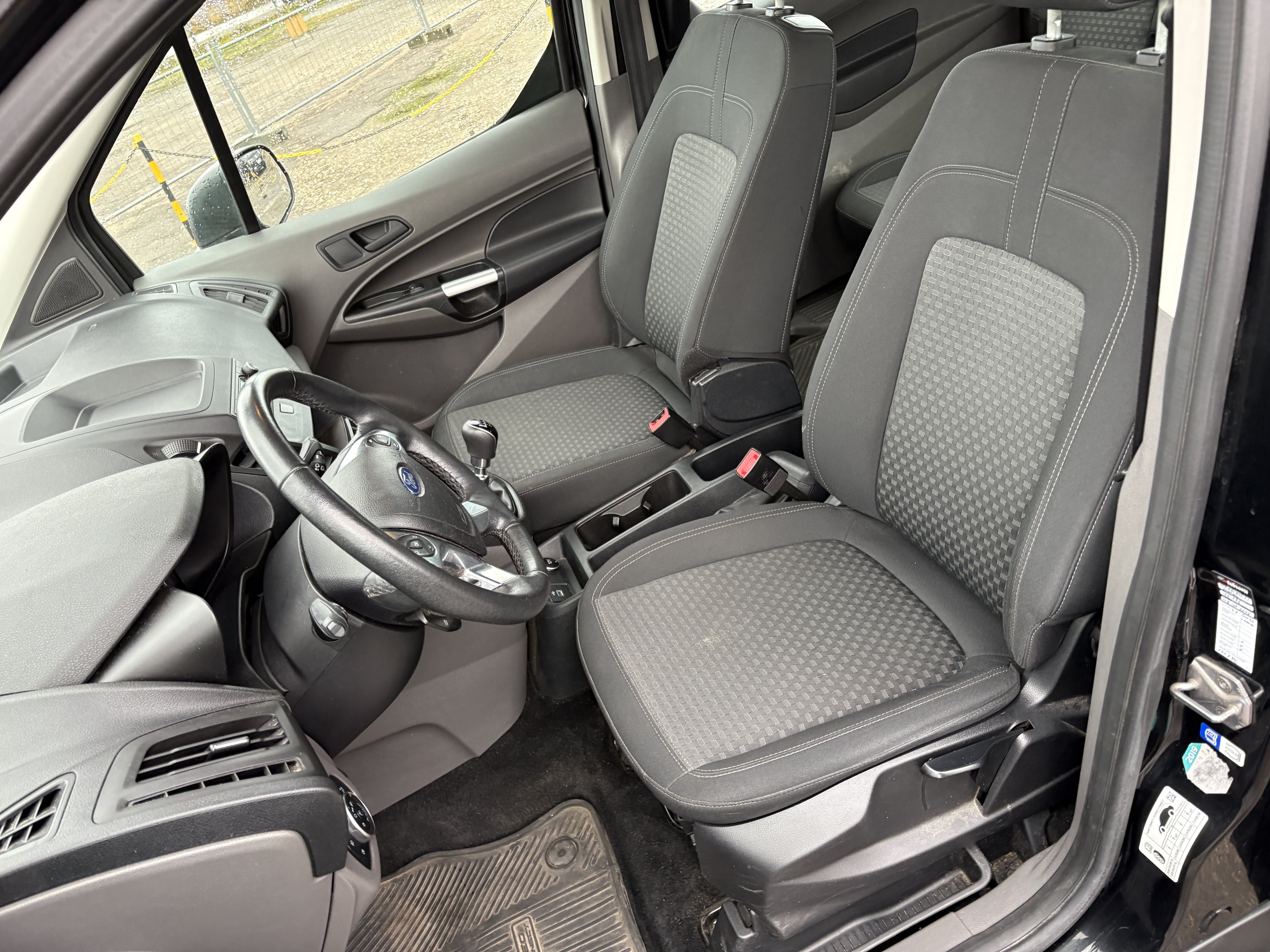 Car: Ford Tourneo Connect