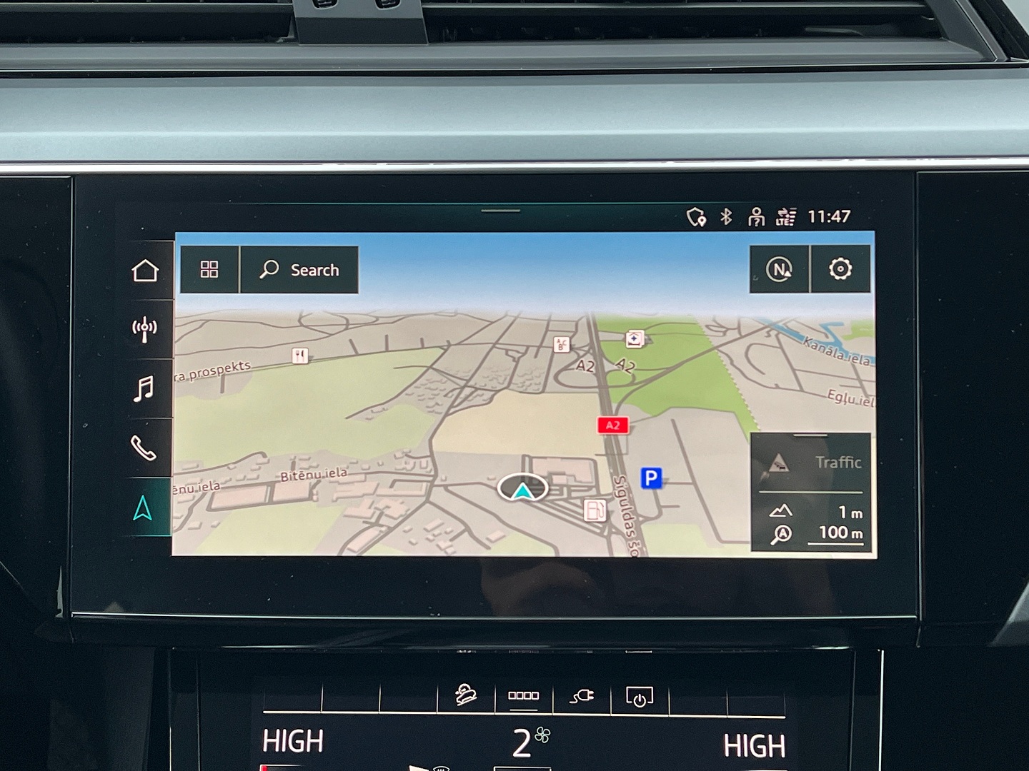 Легковой автомобиль: Audi E-TRON 50