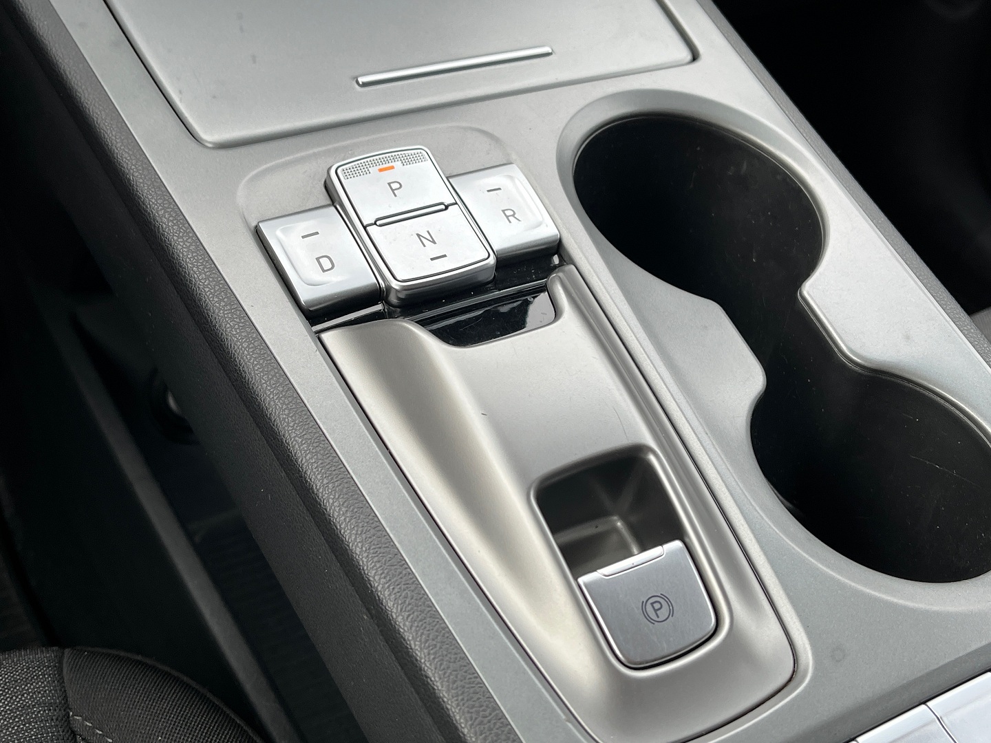 Легковой автомобиль: Hyundai KONA