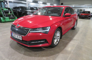 Car: Skoda Superb