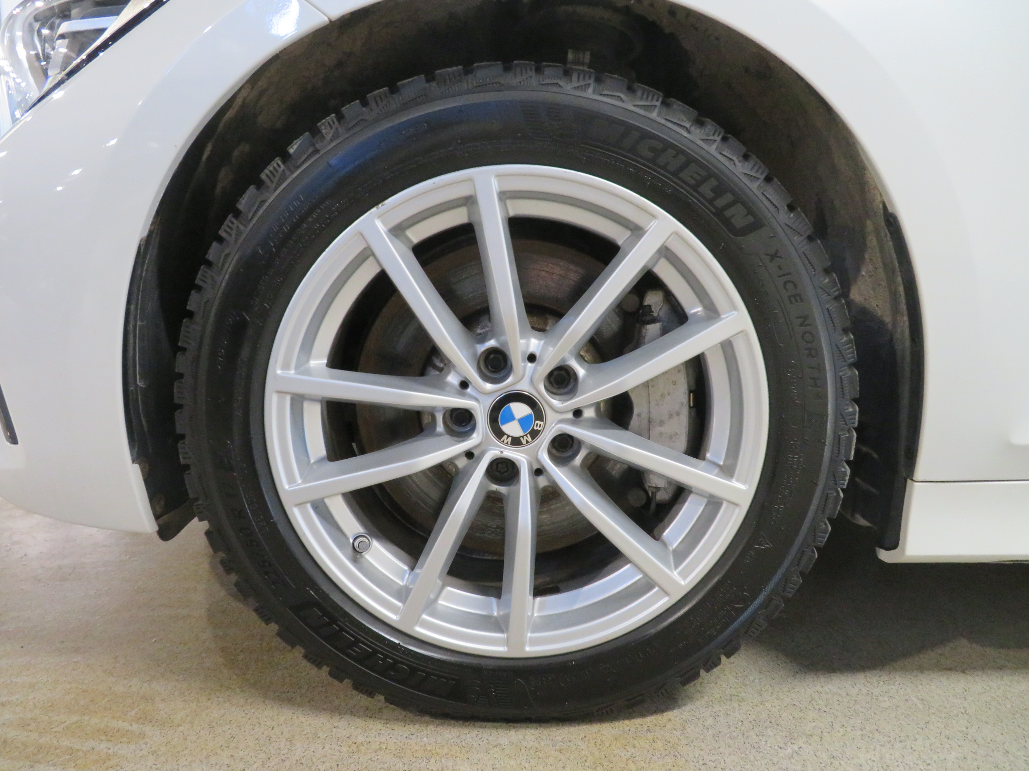 Car: BMW 330 D