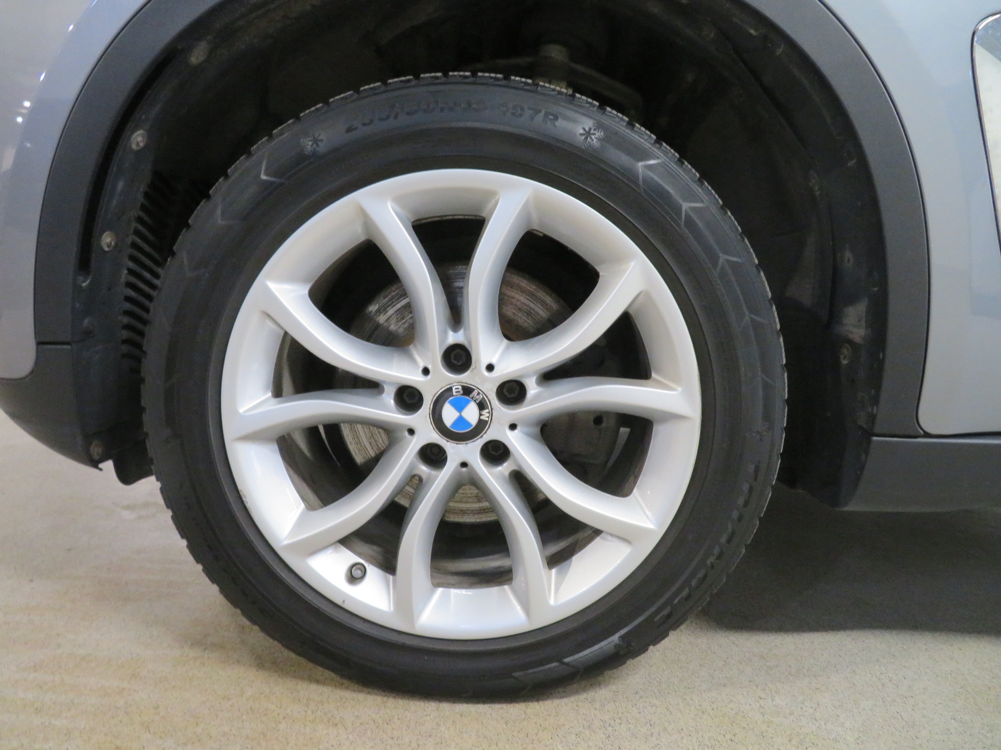 Легковой автомобиль: BMW X6 xDrive30d