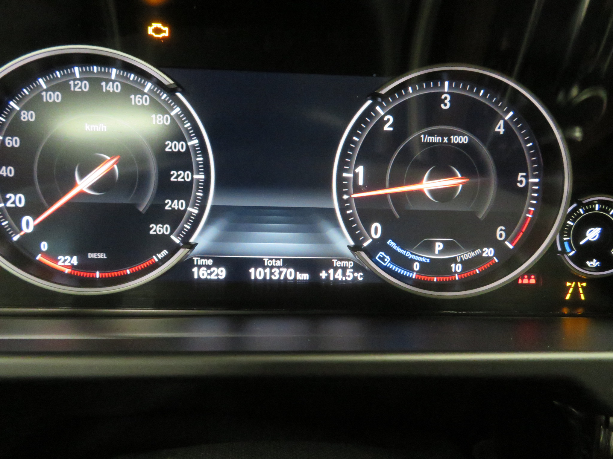 Легковой автомобиль: BMW X6 xDrive30d