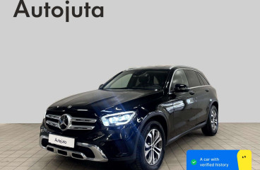 Car: Mercedes-Benz GLC300