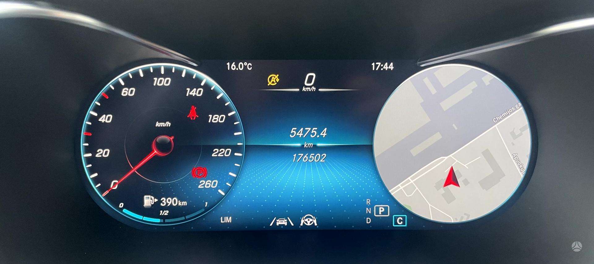 Car: Mercedes-Benz GLC300