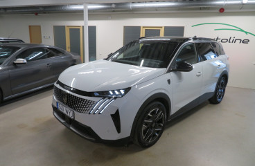 Car: Peugeot 5008