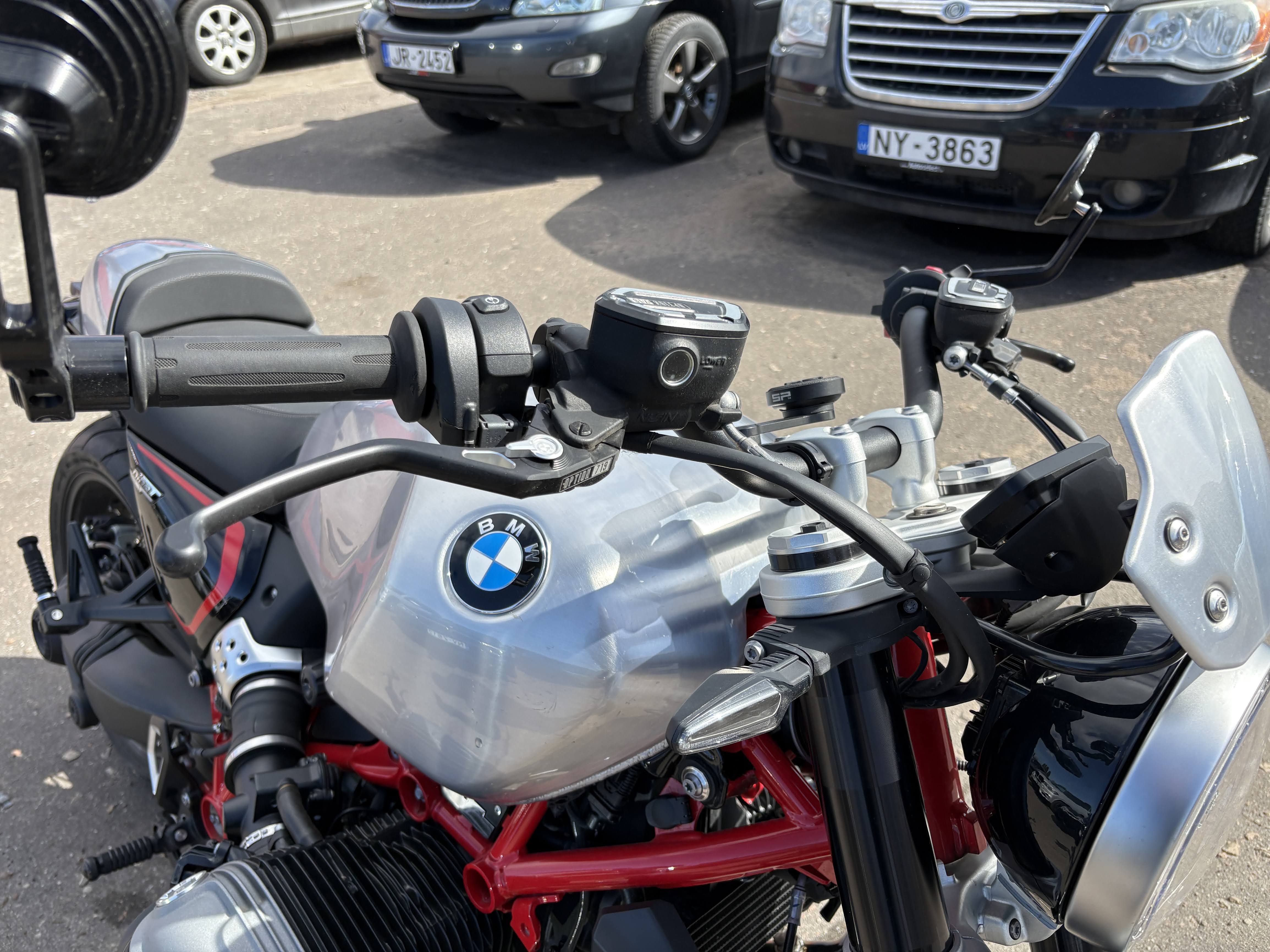 Vieglā automašīna: BMW R 12 NINET