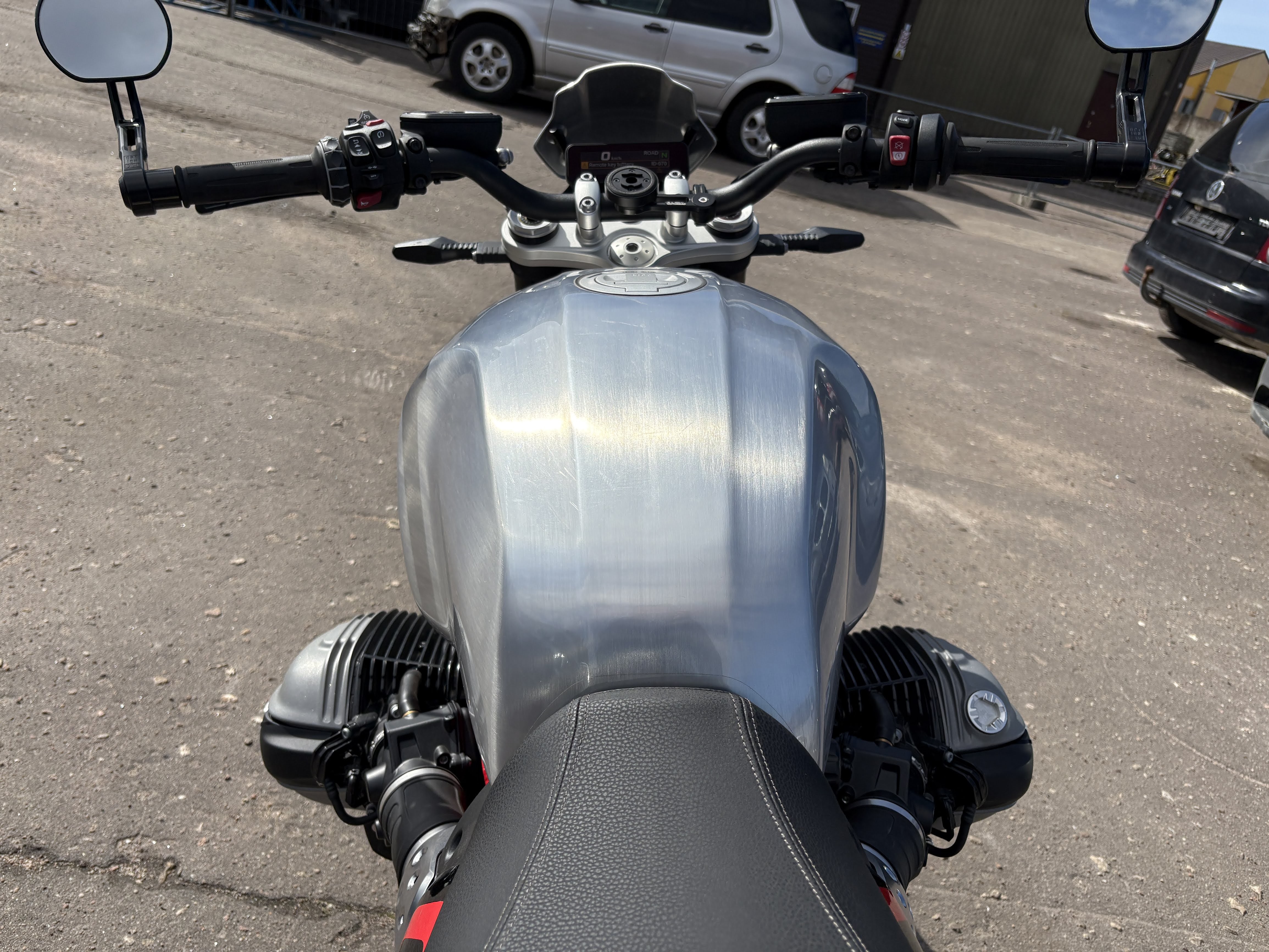 Vieglā automašīna: BMW R 12 NINET