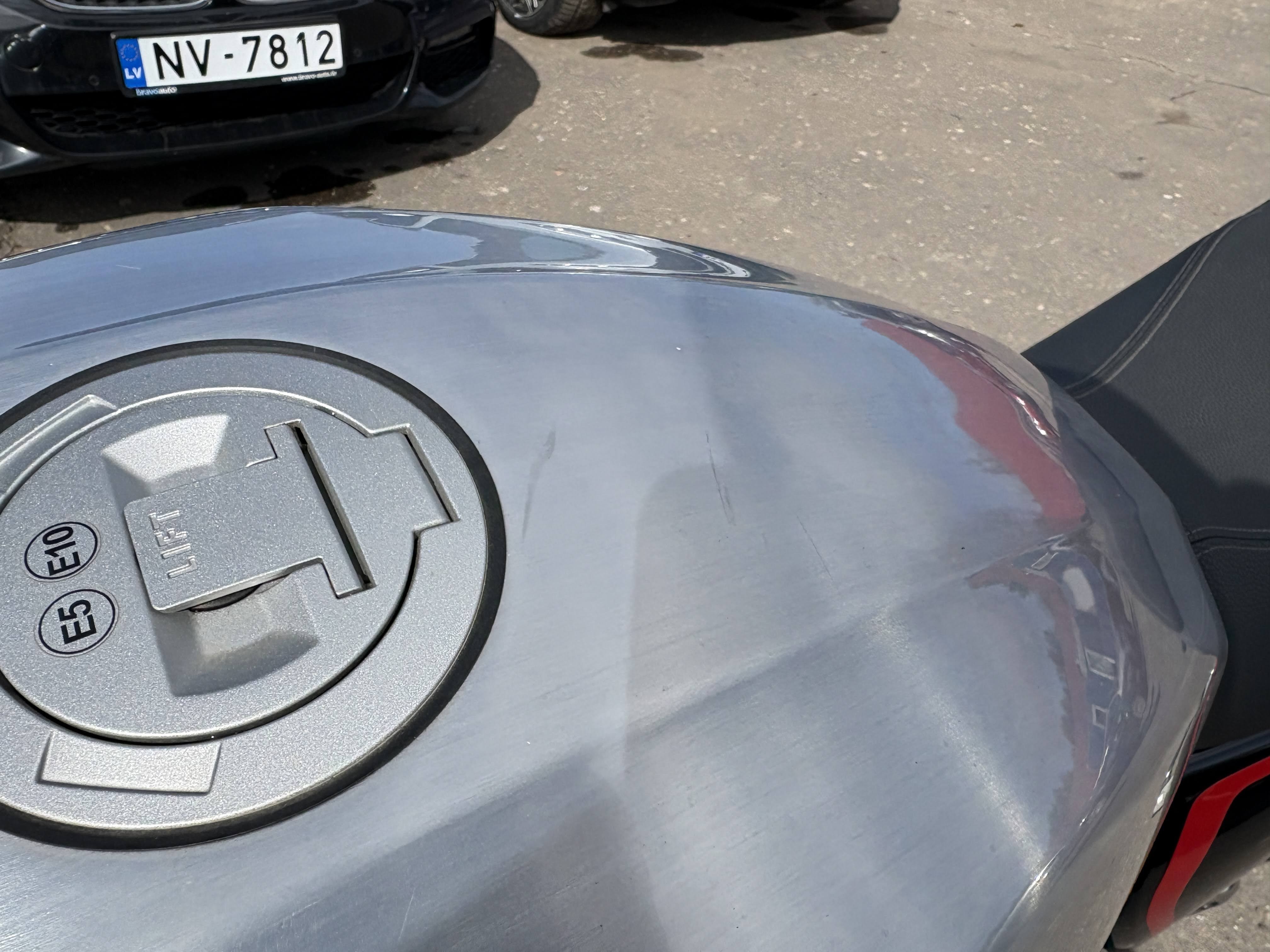 Vieglā automašīna: BMW R 12 NINET