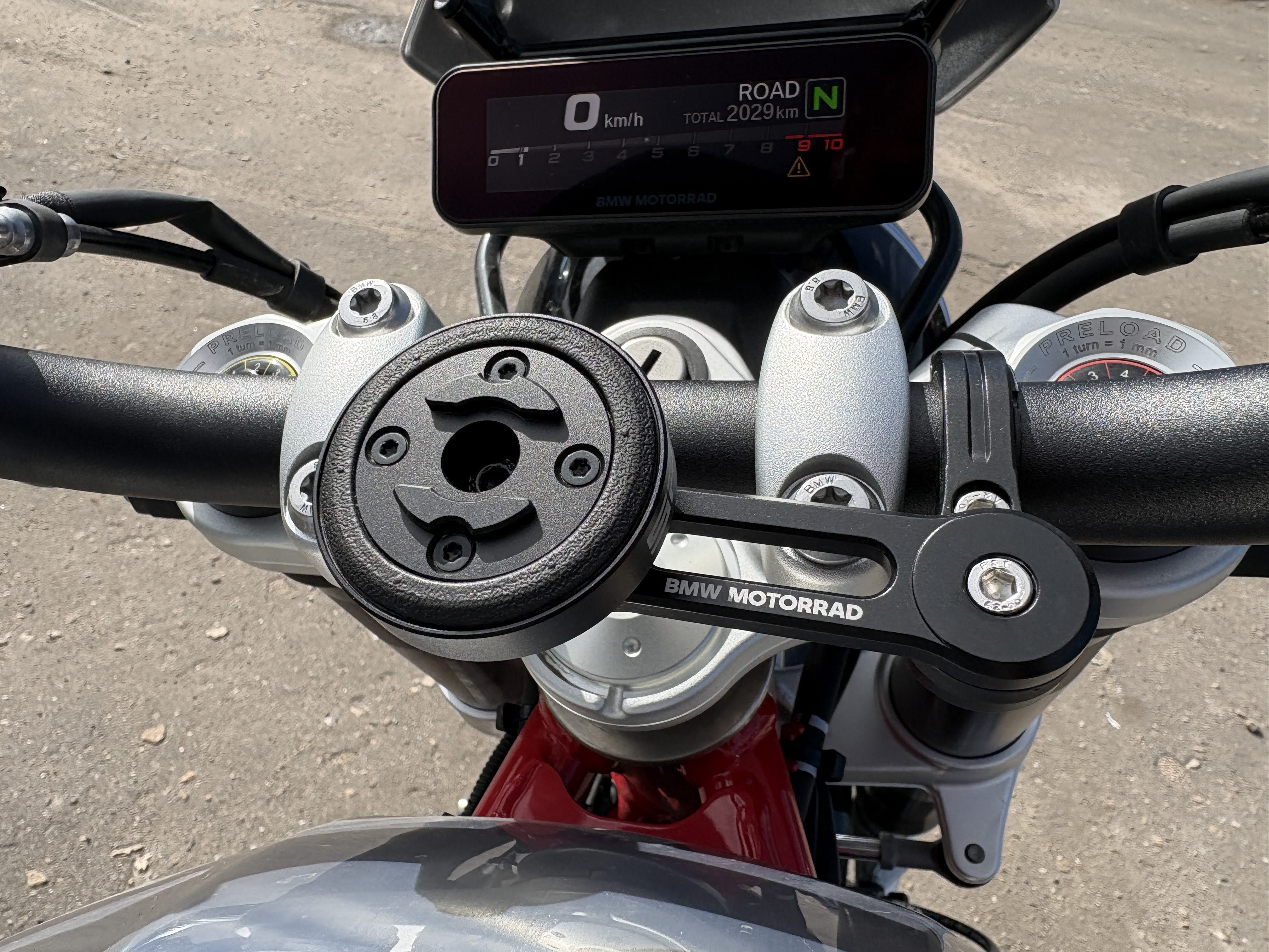 Vieglā automašīna: BMW R 12 NINET