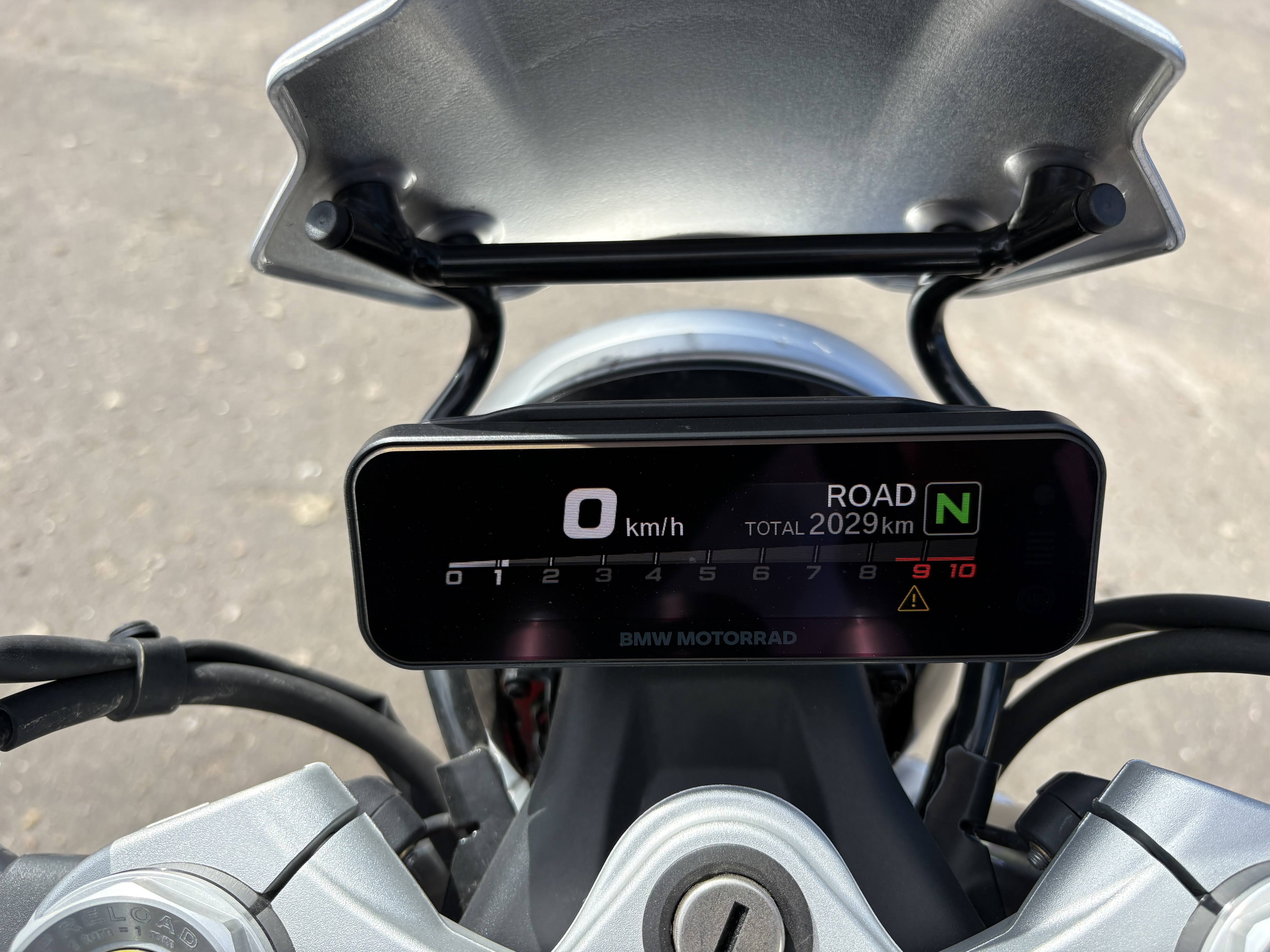 Vieglā automašīna: BMW R 12 NINET