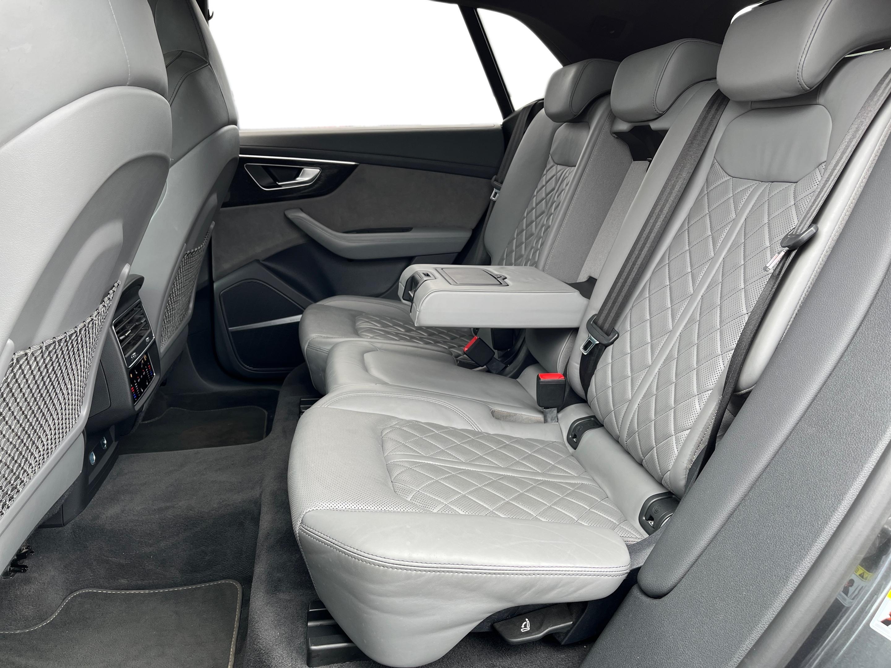 Vieglā automašīna: Audi Q8
