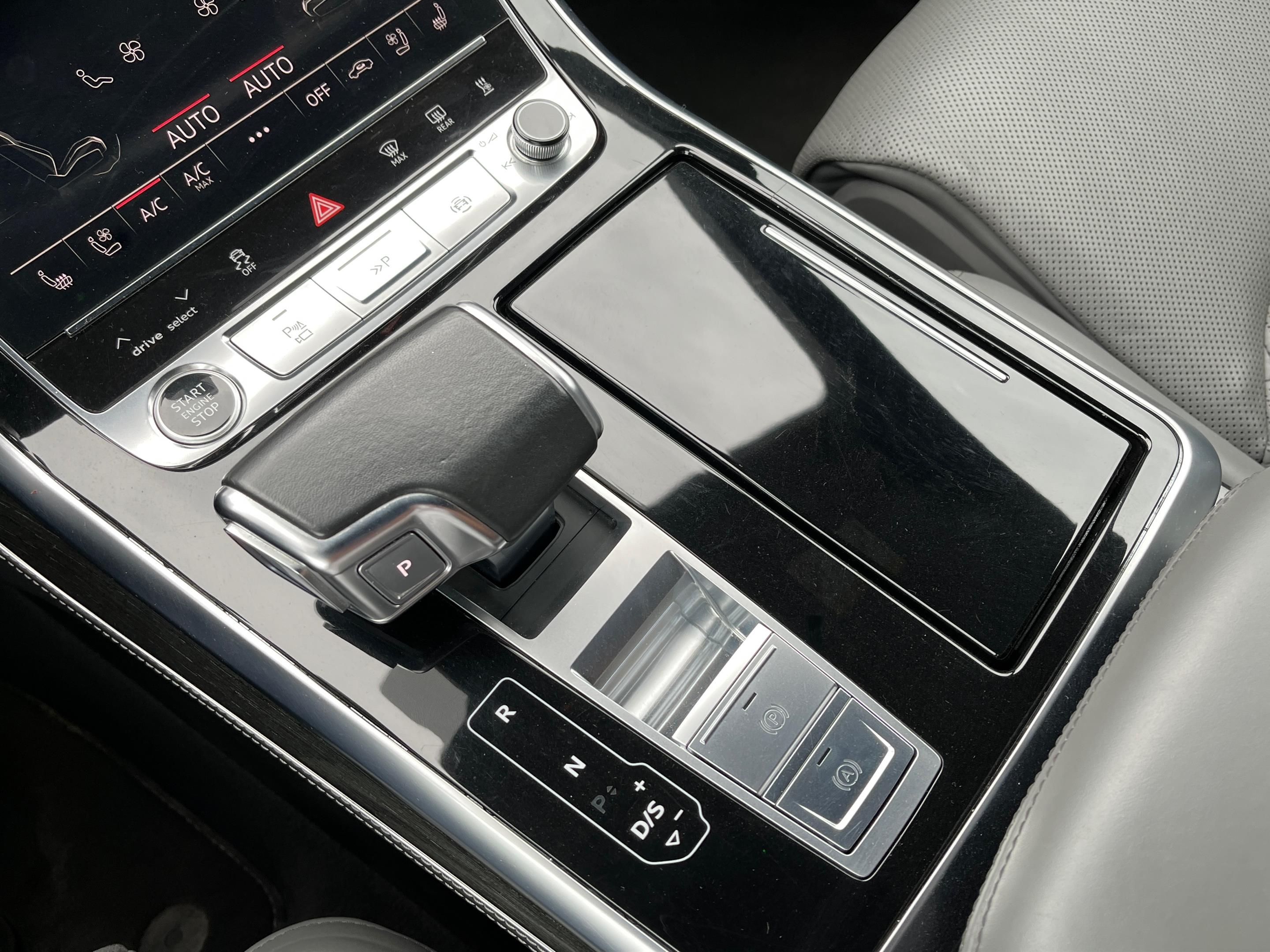 Vieglā automašīna: Audi Q8