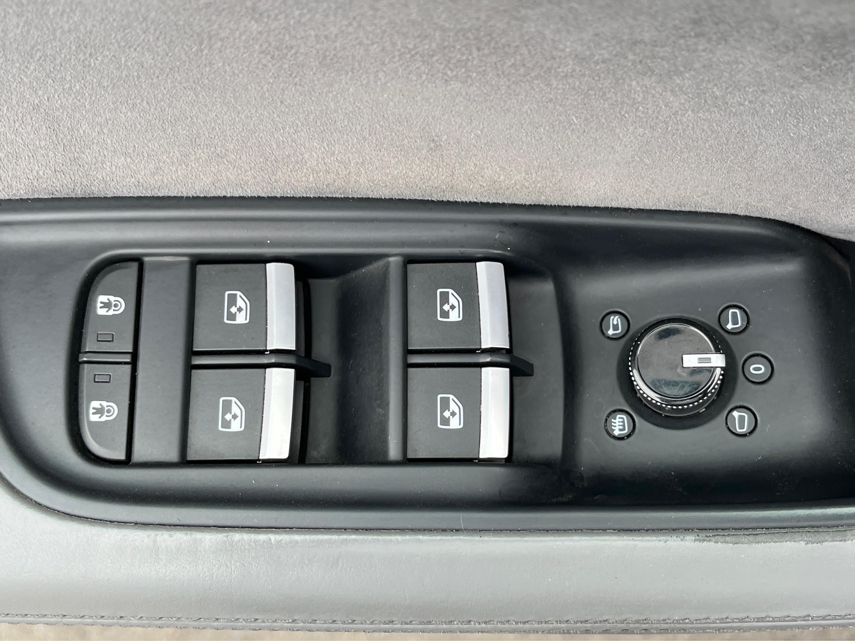 Vieglā automašīna: Audi Q8