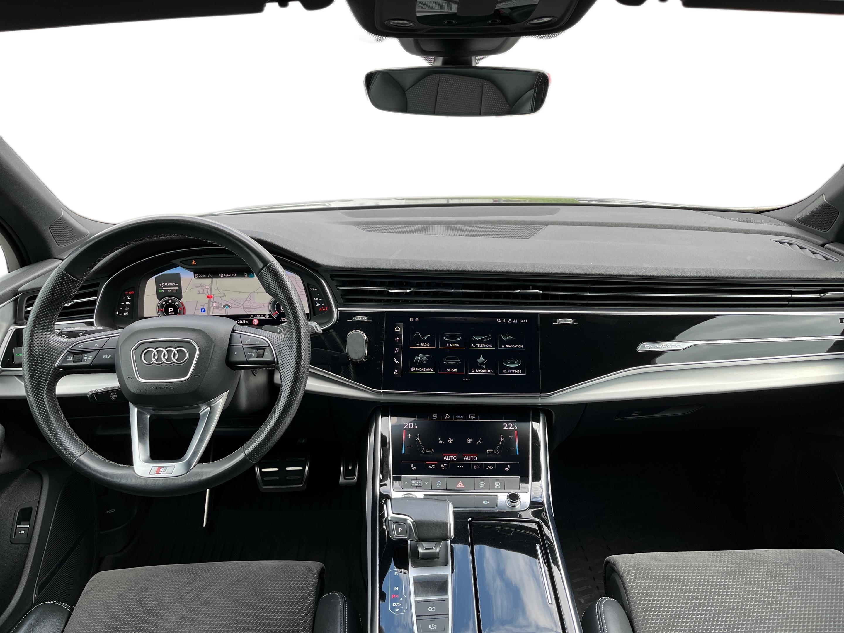 Car: Audi Q7
