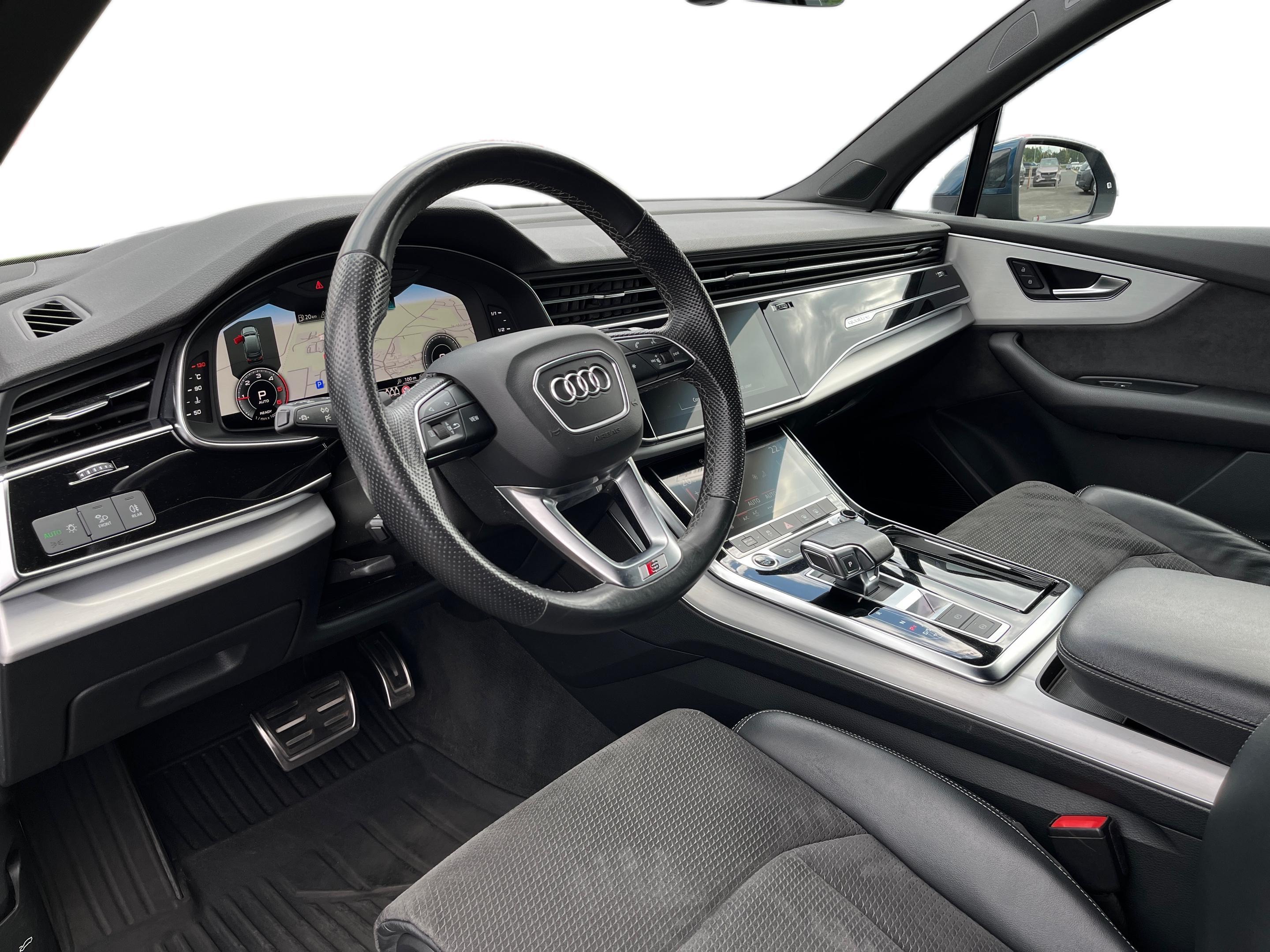 Car: Audi Q7