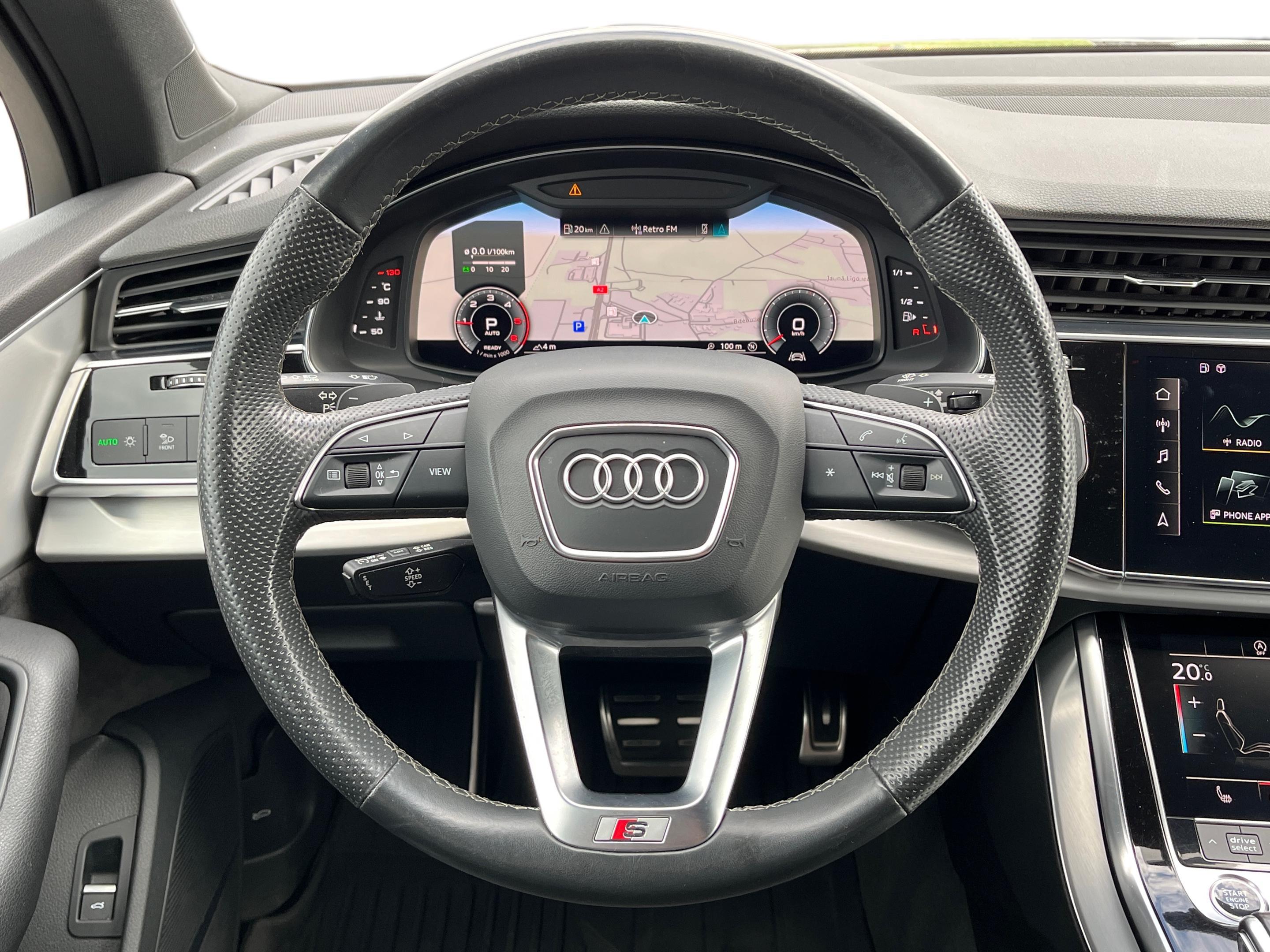 Car: Audi Q7