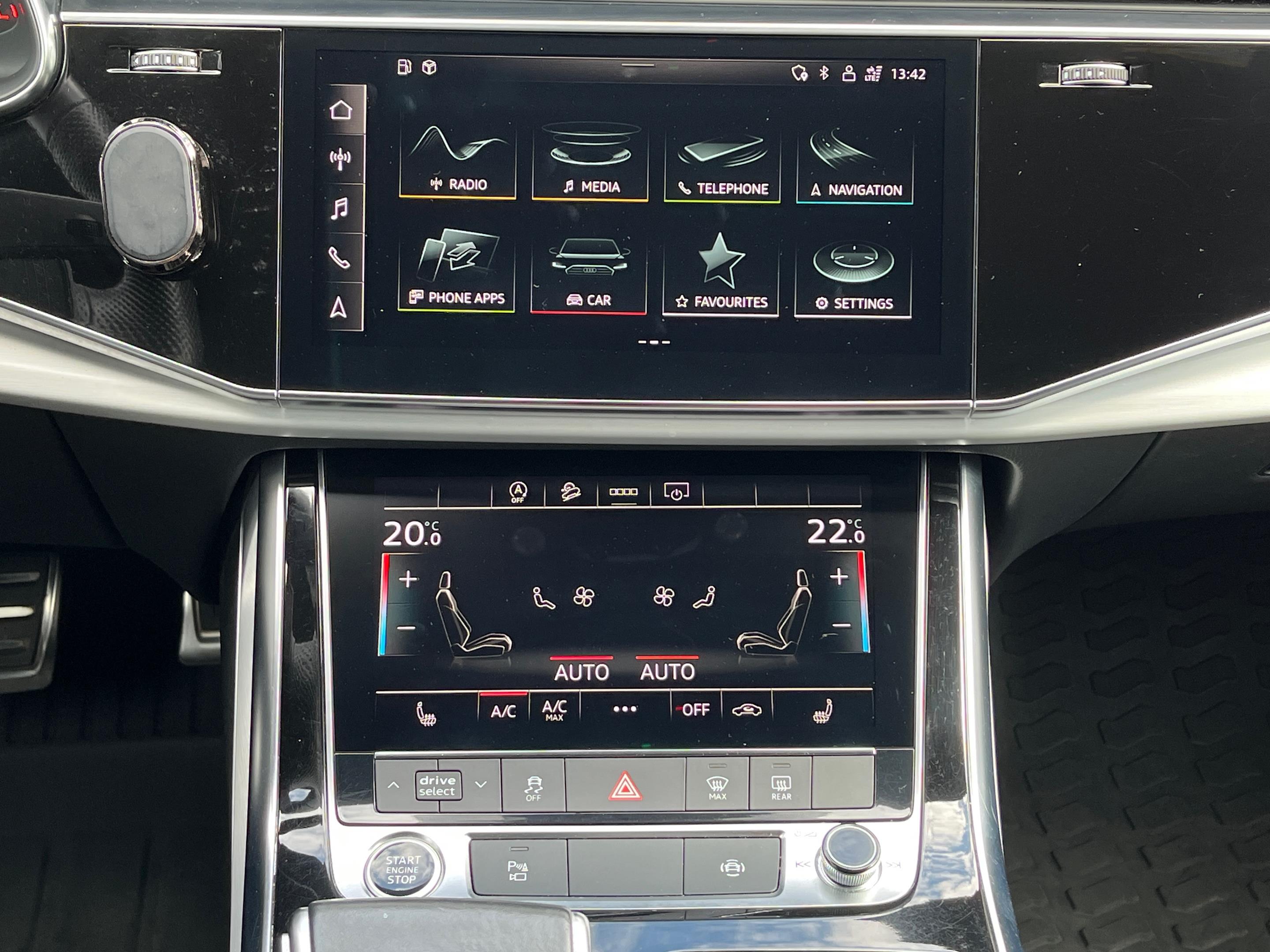 Car: Audi Q7