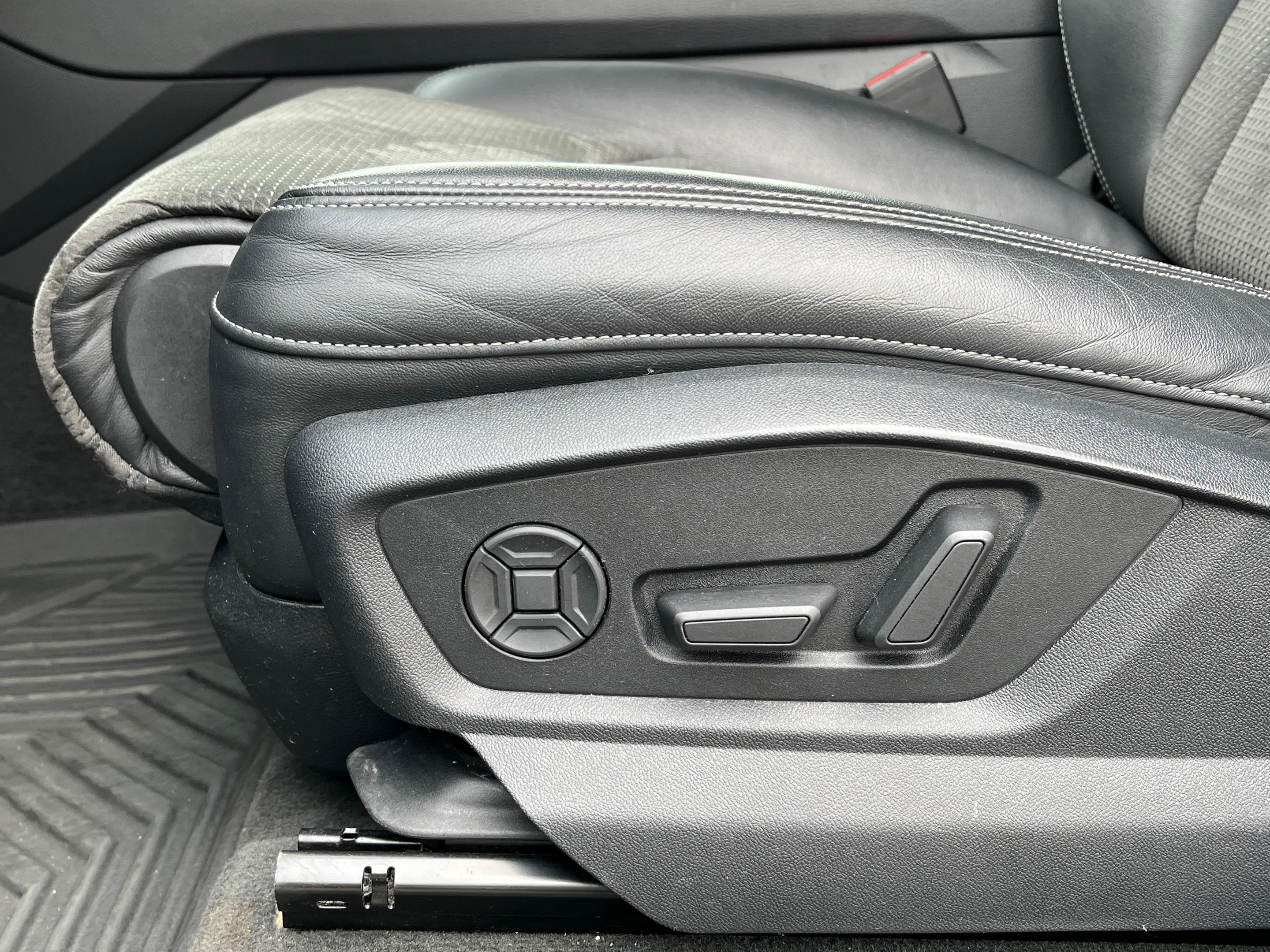 Car: Audi Q7