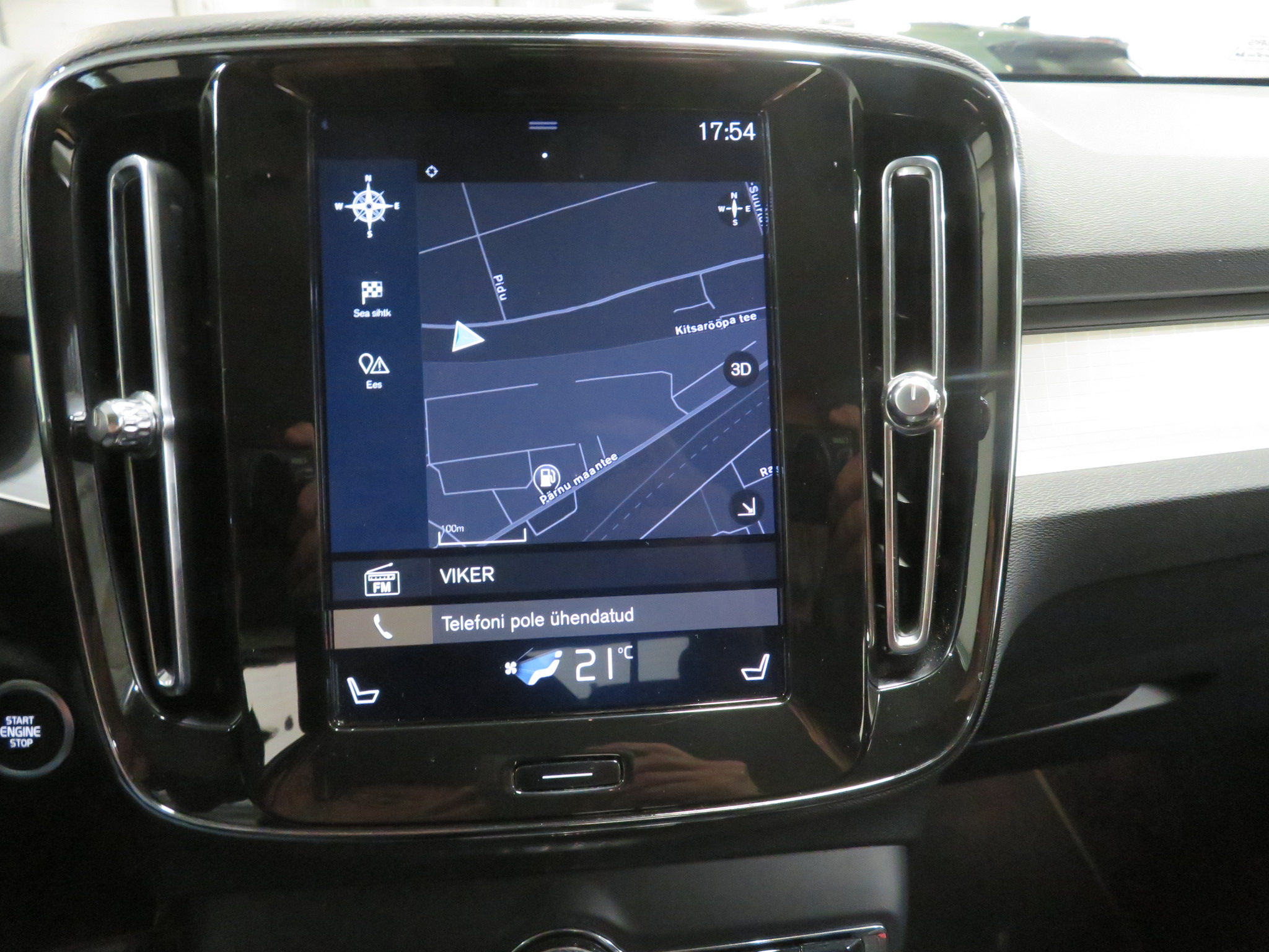 Car: Volvo XC40