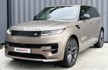 Car: Land Rover Range Rover Sport